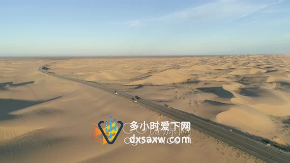 实拍素材-自然景观沙漠中的道路阳光明媚尤马沙漠公路鸟瞰图