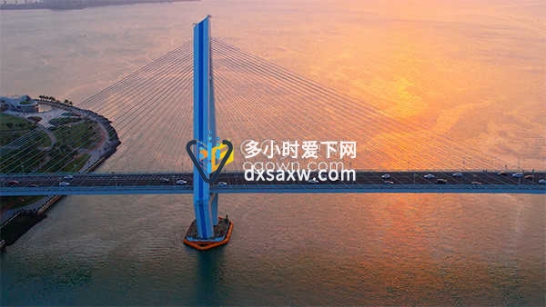 俯瞰海南世纪跨海大桥夕阳车流实拍视频