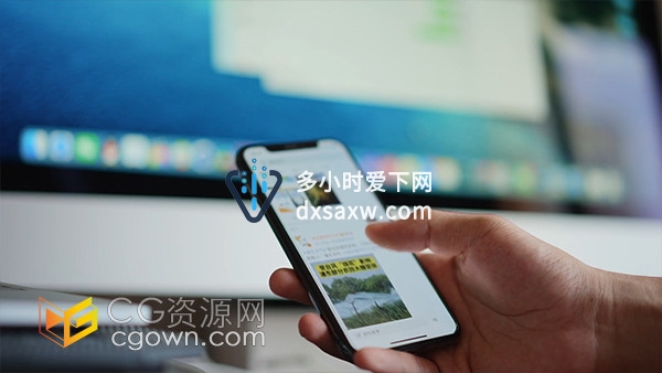 滑动屏幕浏览看新闻休闲刷手机实拍视频素材