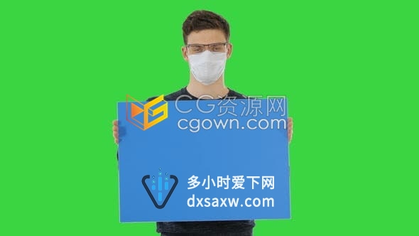 年轻人带着医用口罩举着标语牌使用绿色屏幕背景实拍视频素材下载