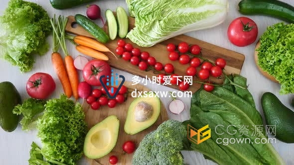 视频素材-实拍特写桌上的新鲜蔬菜水果顶视图