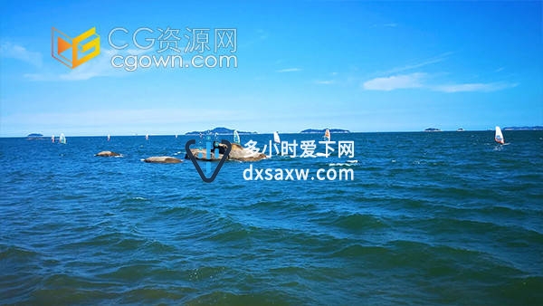 实拍大海上行驶帆船自然风光视频素材