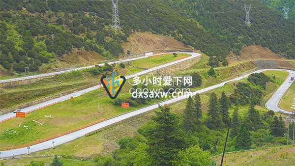 318川藏线天路十八弯公路实拍视频素材